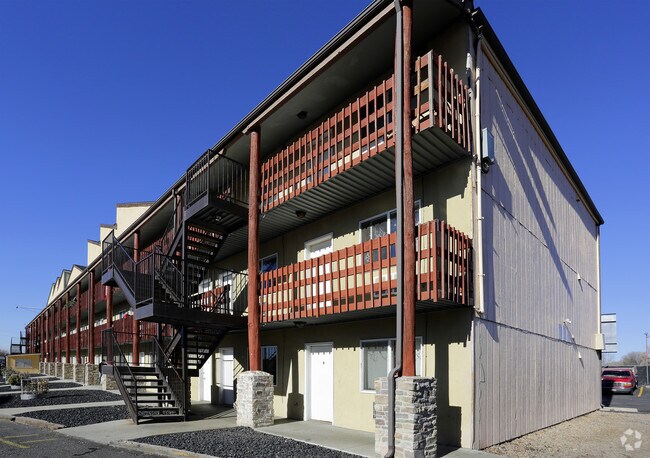 Building Photo - Highline House Apartments