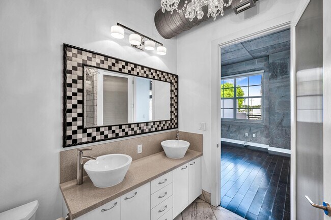 Building Photo - 411 NW 1st Ave