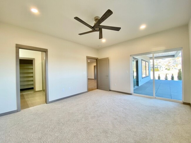 Building Photo - Brand New Luxury Home in Gated Community - Furnished Option Available