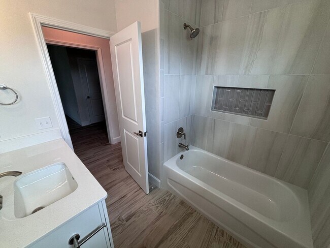 Building Photo - Welcome to this beautifully built 3-bedroom, 2-bathroom