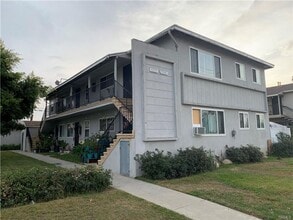 Building Photo - 1 bed 1 bath in Fullerton