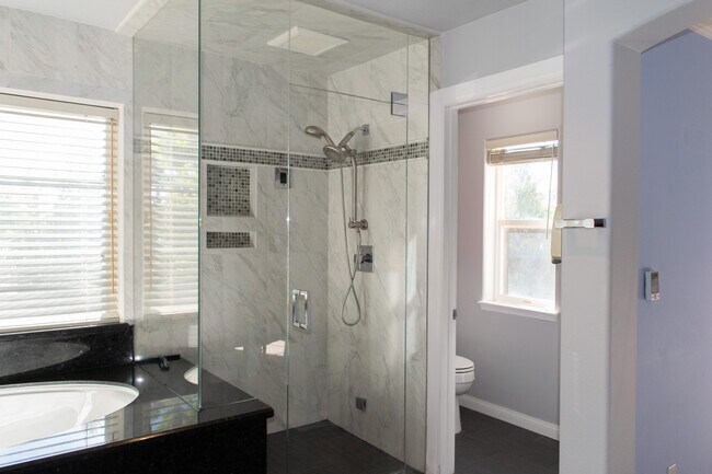 Building Photo - 1148 Corte Riviera