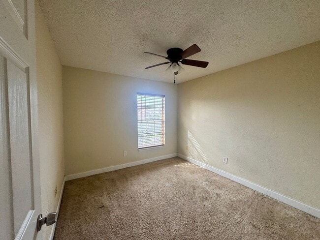 Building Photo - 2B/2B condo in Winter Park