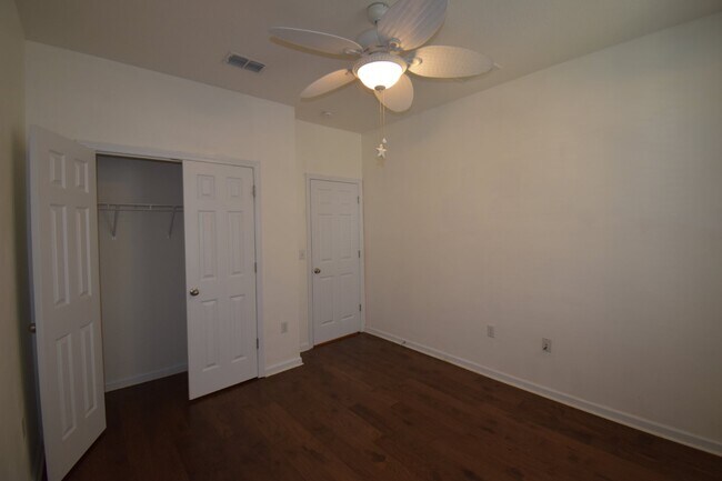 Building Photo - "Charming 3-Bedroom Beach House with 2 Ful...