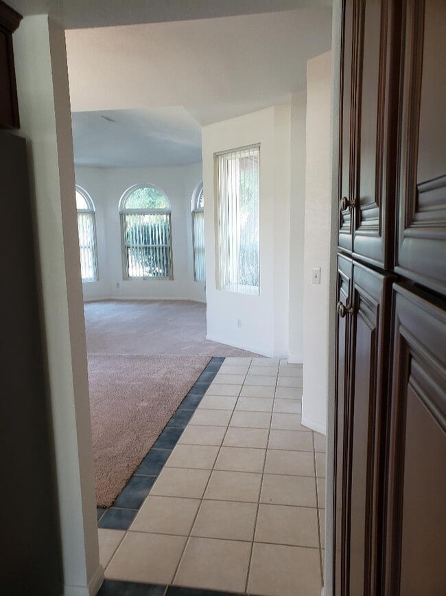 Building Photo - 68412 Descanso Cir