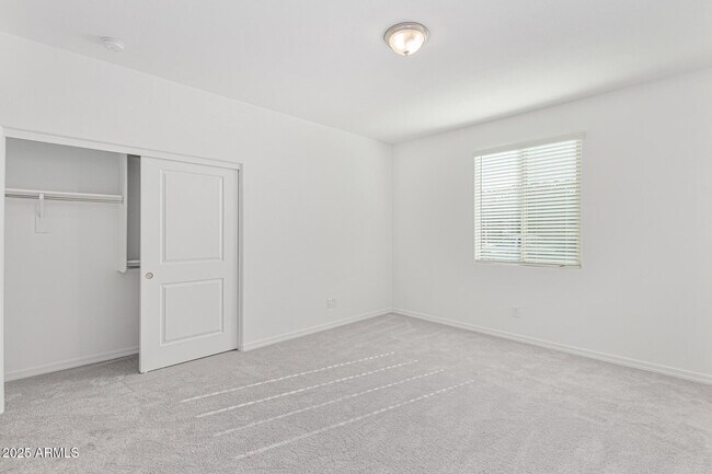 Building Photo - 14134 W Hackamore Dr
