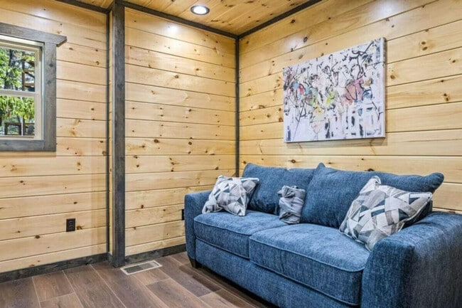 Building Photo - 1868 Blue Tick Way