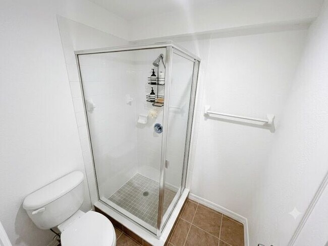 Building Photo - 2607 Emerald Lake Ct