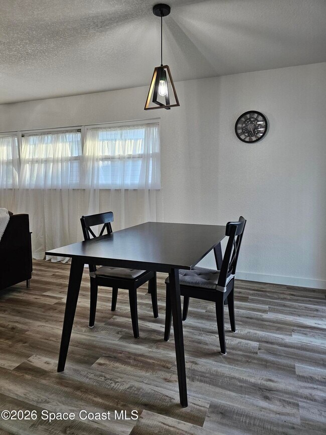 Building Photo - 872 Sadnet Cir NE