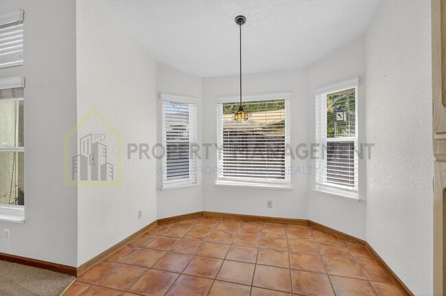 Building Photo - Beautiful 3-Bedroom Home with Pool in Elk ...