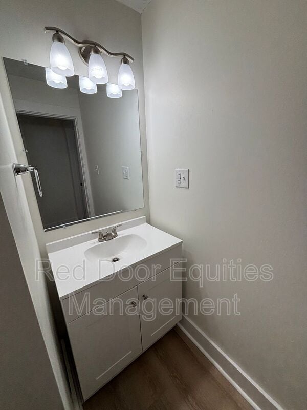 Building Photo - 522 N High St