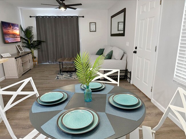 Building Photo - Fully Furnished Two Bedroom / Two Bath Wai...