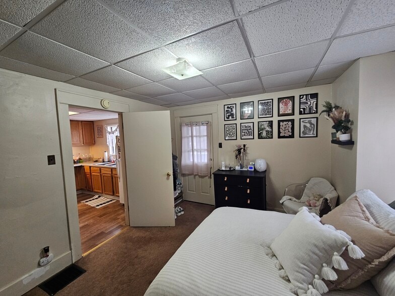 Building Photo - 125 Lorentz St