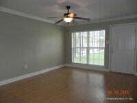 Building Photo - 2 Bedroom Condo  Near LSU in a Gated Commu...