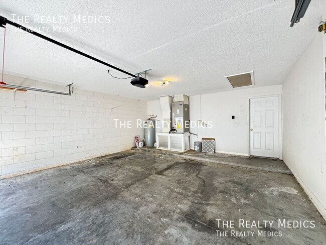 Building Photo - 321 Drum Ln