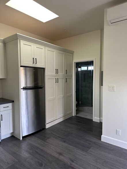 Building Photo - 11505 McDonald St