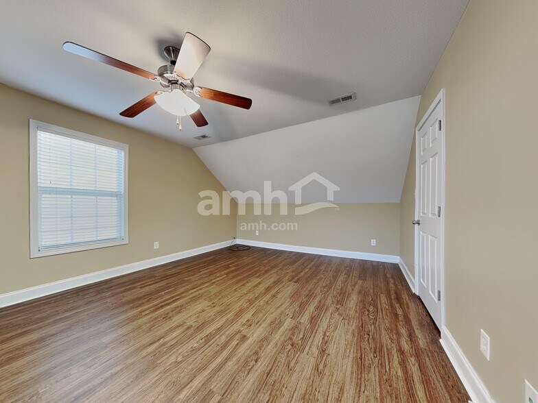 Building Photo - 5818 Rhyne Cove Ln