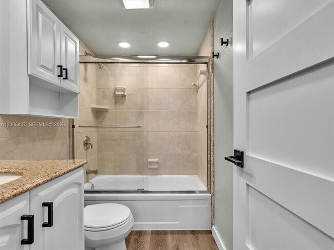 Building Photo - 9340 Lagoon Pl