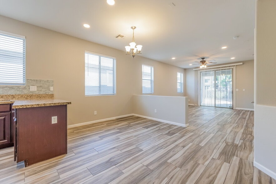 Building Photo - 3049 S Sailors Way