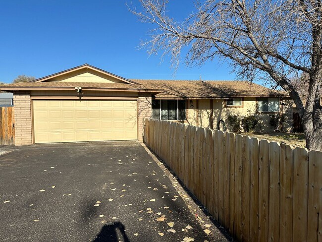 Building Photo - 25 E Janere Ct