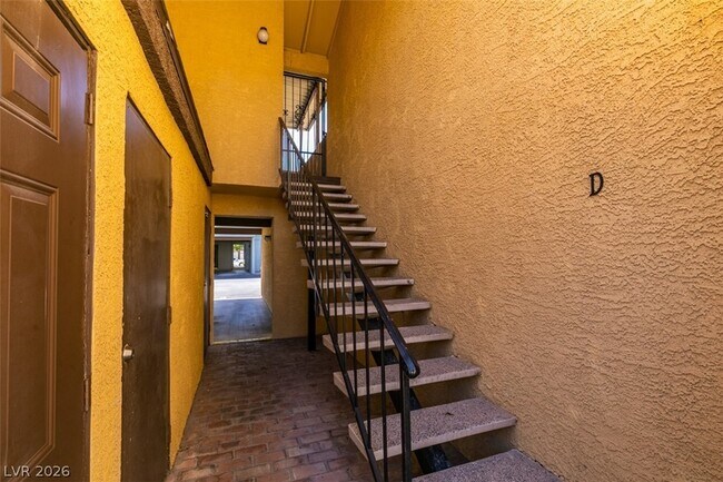 Building Photo - 1404 Santa Anita Dr