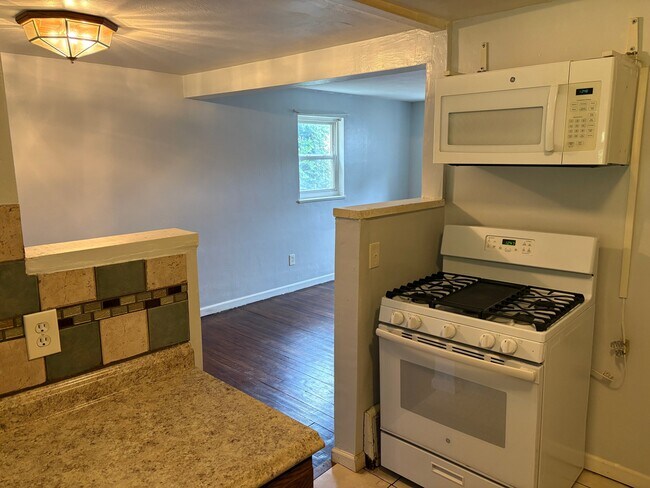 Building Photo - 46 Wenzell Pl