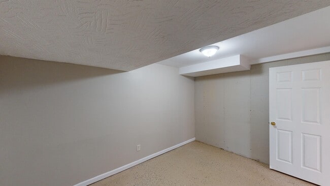 Building Photo - 3922 Ridgedale Dr