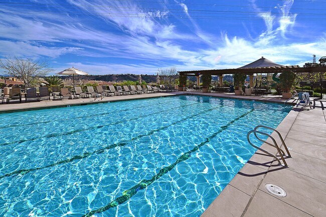 Building Photo - Mission Valley 3 Bedroom Townhome at Escal...