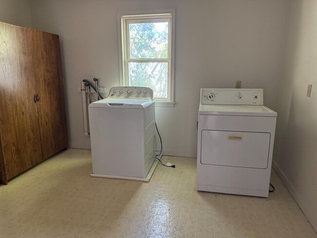 Building Photo - 15 Virginia Ave