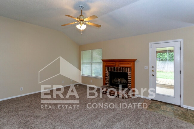 Building Photo - 2304 Sherman Dr