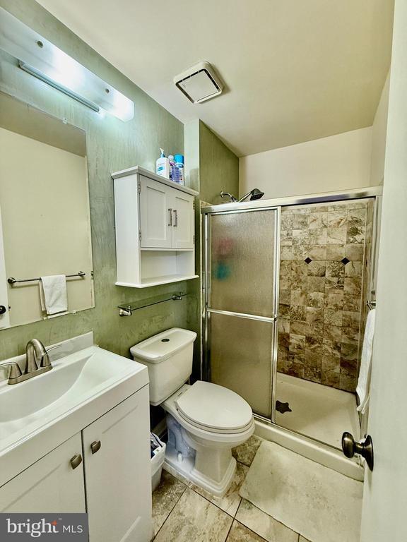 Building Photo - 5500 Woodlawn Manor Ct