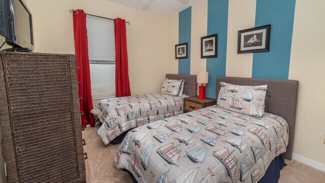 Building Photo - 8190 Fan Palm Way