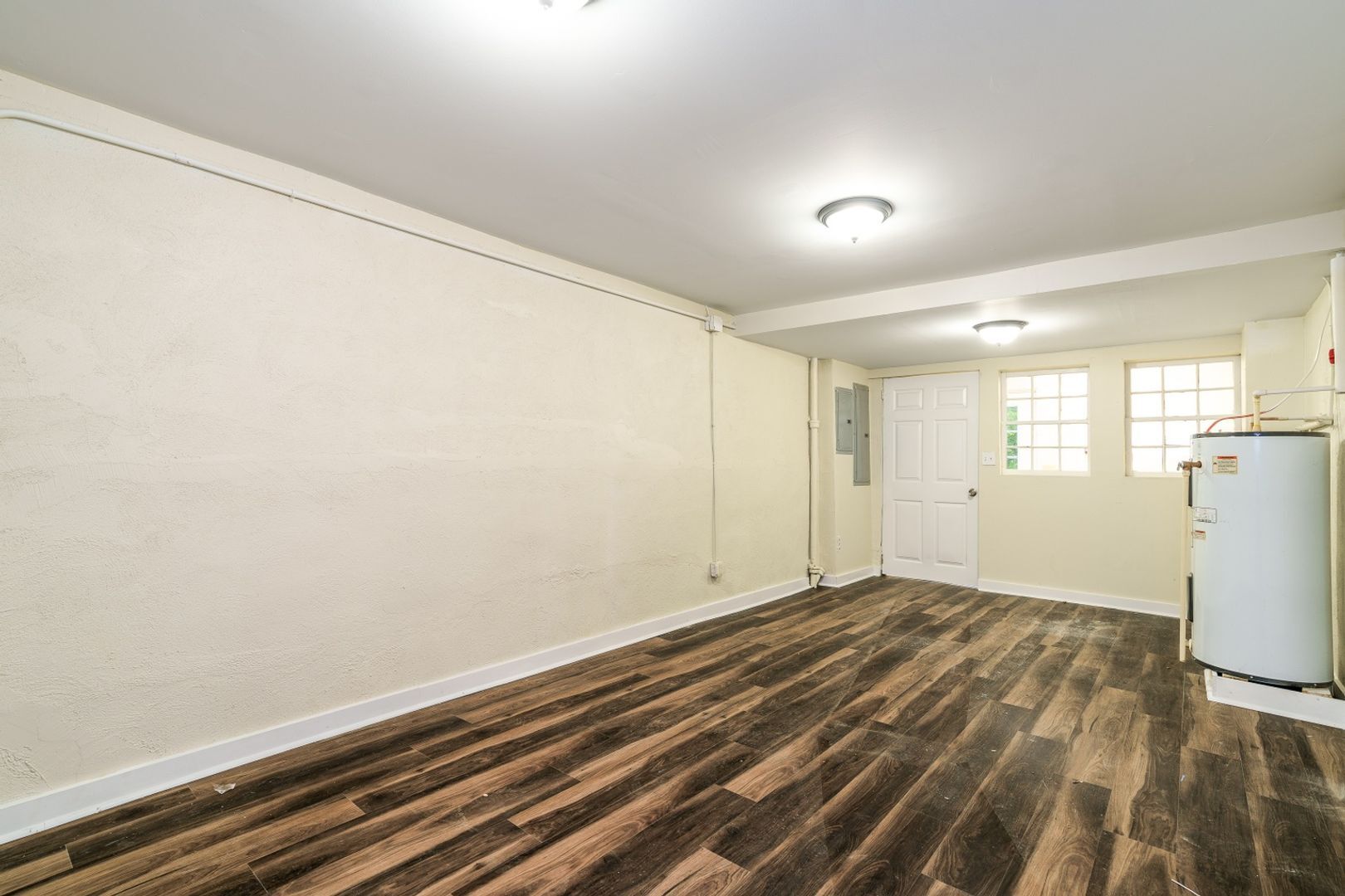 Building Photo - 409 13th St W