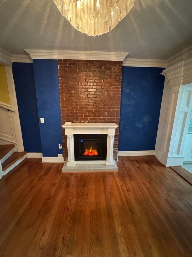 Building Photo - Charming 2 Bedroom 2 Bathroom House in Lawrenceville!