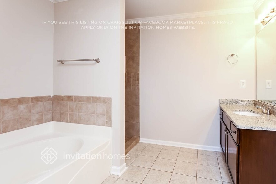 Building Photo - 195 Green Bridge Ct SE