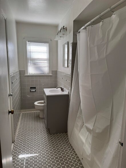 Building Photo - 4973 Greenway Rd