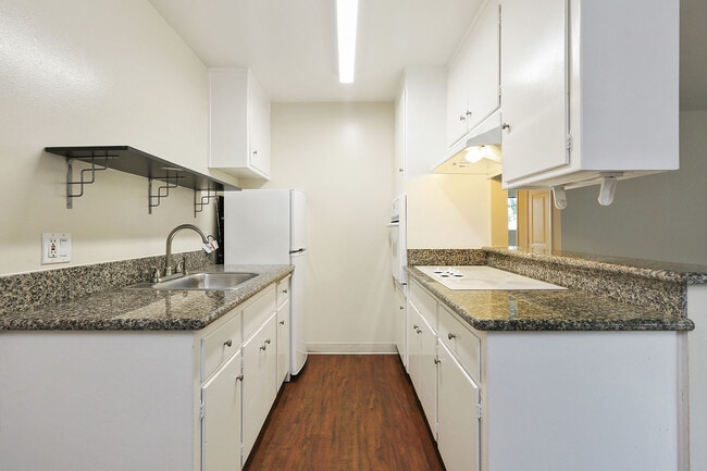 Interior Photo - Central & Grand Apartments