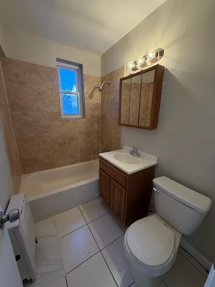 Building Photo - 103 Chancellor Ave