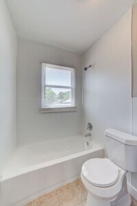 Building Photo - COMING SOON! Newly Renovated 2 Bed / 1 Bath house! Apply today!