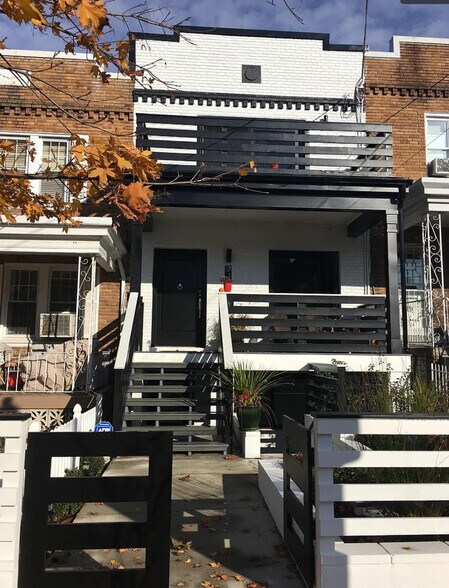 Building Photo - 715 Emerson St NW