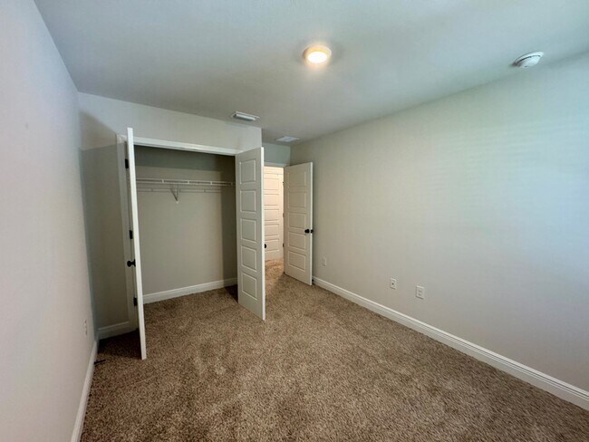 Building Photo - 272 The Prado