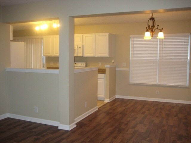 Building Photo - 2440 Pleasant Springs Ln