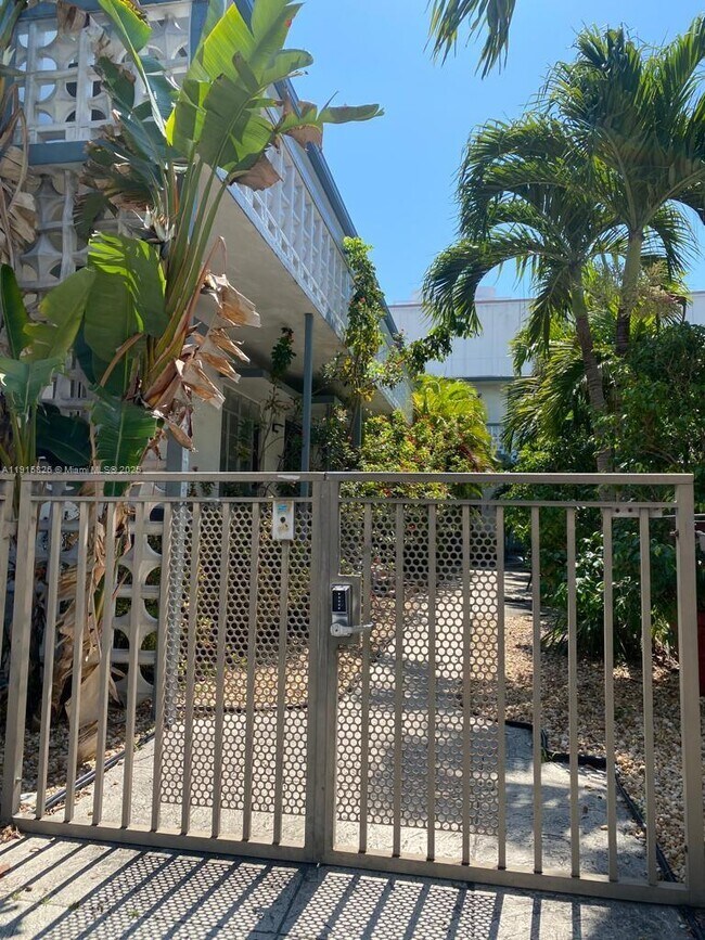 Building Photo - 6805 Abbott Ave