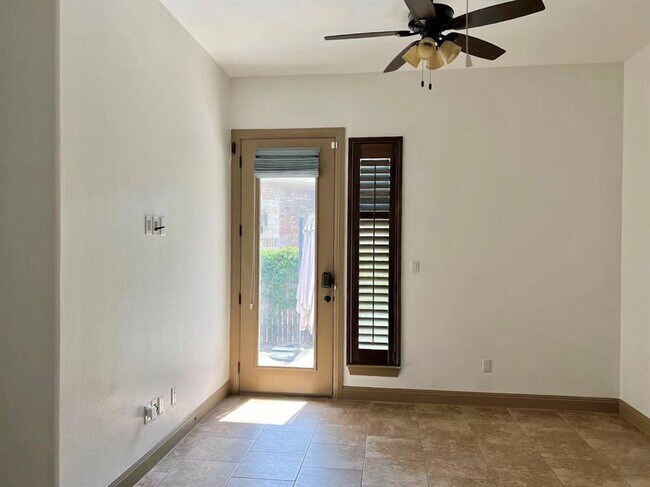 Building Photo - 3021 Portulaca Dr