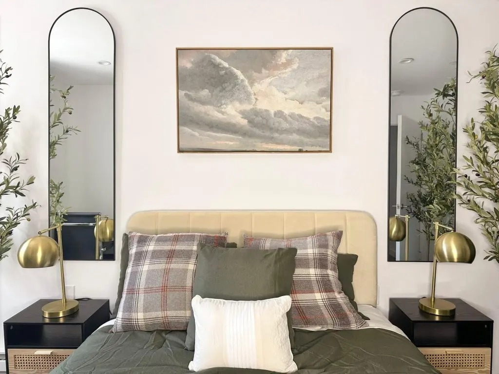 Building Photo - Furnished room/NOT APARTMENT