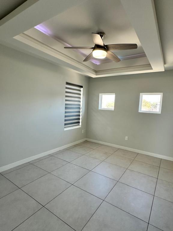 Building Photo - 1822 Sunset Dr