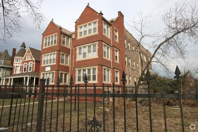 Building Photo - 617 N Central