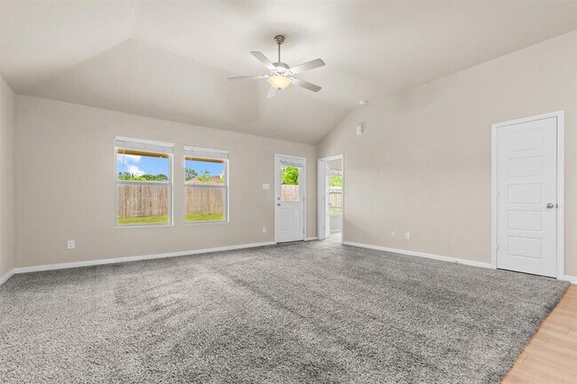 Building Photo - 2039 Rowan Wy