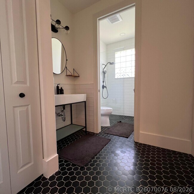 Building Photo - 19305 Skyridge Cir