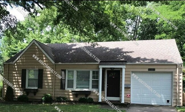 Building Photo - Beautiful Roeland Park Ranch-Available NOW!!